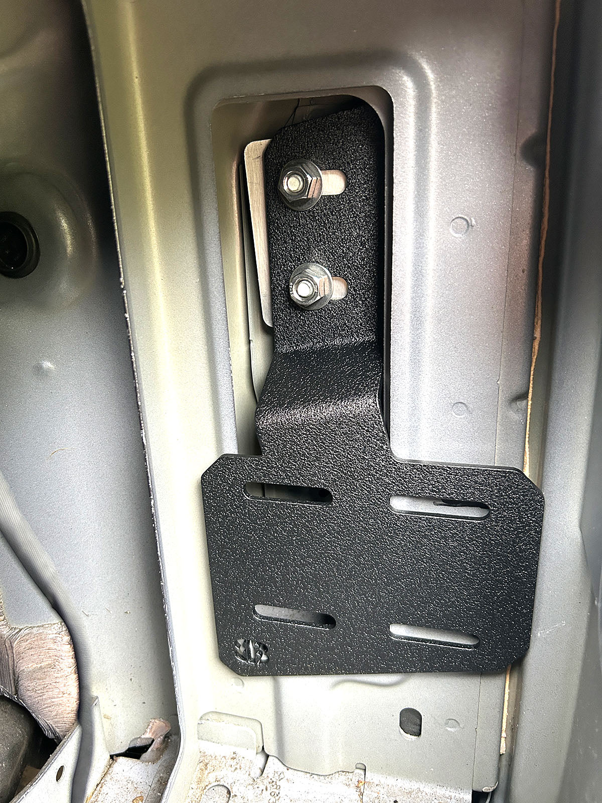 Jeep JL ARB Single Compressor Taillight Housing Mount – 813